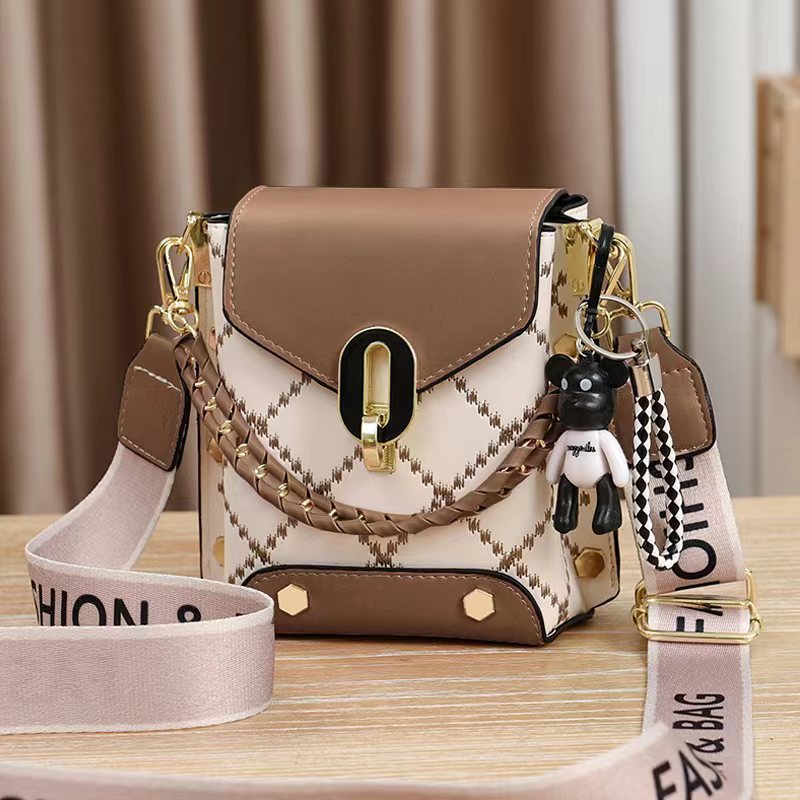 Summer Korean Style Simple Small Square Bag Fashionable Versatile Shoulder Crossbody Bag Trendy Mini Mobile Phone Bag Women's Bag Wholesale
