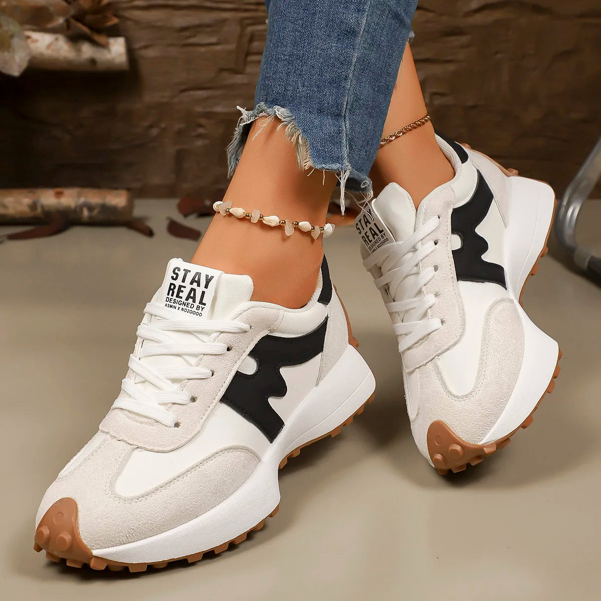 Designer Women Sneakers Thick Bottom Casual Fashionable Sport Shoes Women Lightweight Running Shoes Comfortable Sneakers Women