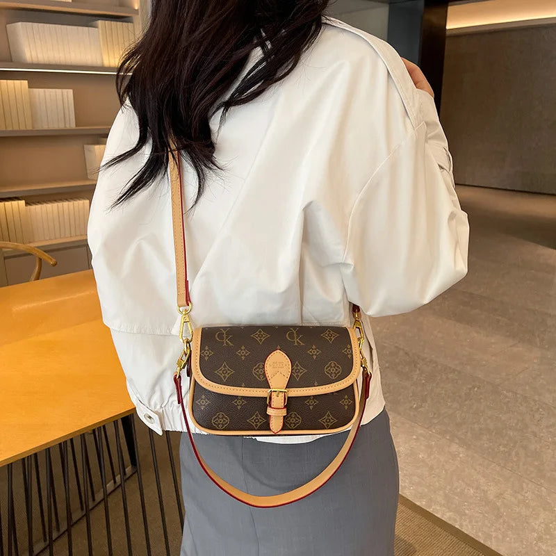Trendy Floral Print Small Square Bag for Women Lightweight Luxury Versatile Single Shoulder Crossbody Bag Casual Saddle Bag