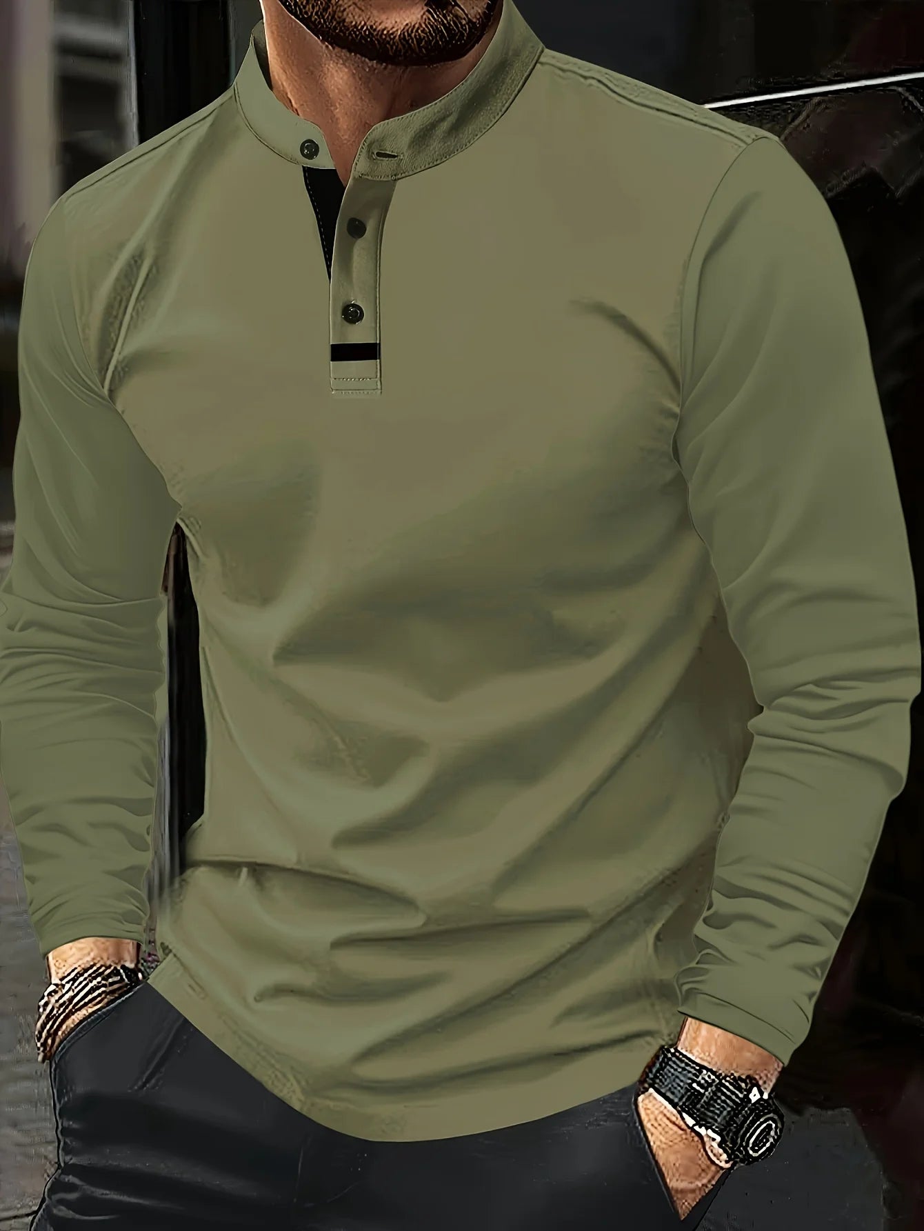 A Stylish Men's Round-Neck Plain Spliced Polo Shirt Suitable for Wearing at Home in Summer, Autumn, and Winter